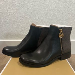 MICHAEL KORS - Lainey flat leather bootie